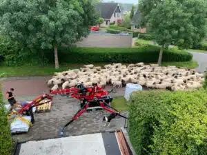 Elektrische hijskraan bij tuin